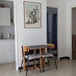 https://2-pieces-acces-jardin-quartier-residentiel.fr-provencehotel.com